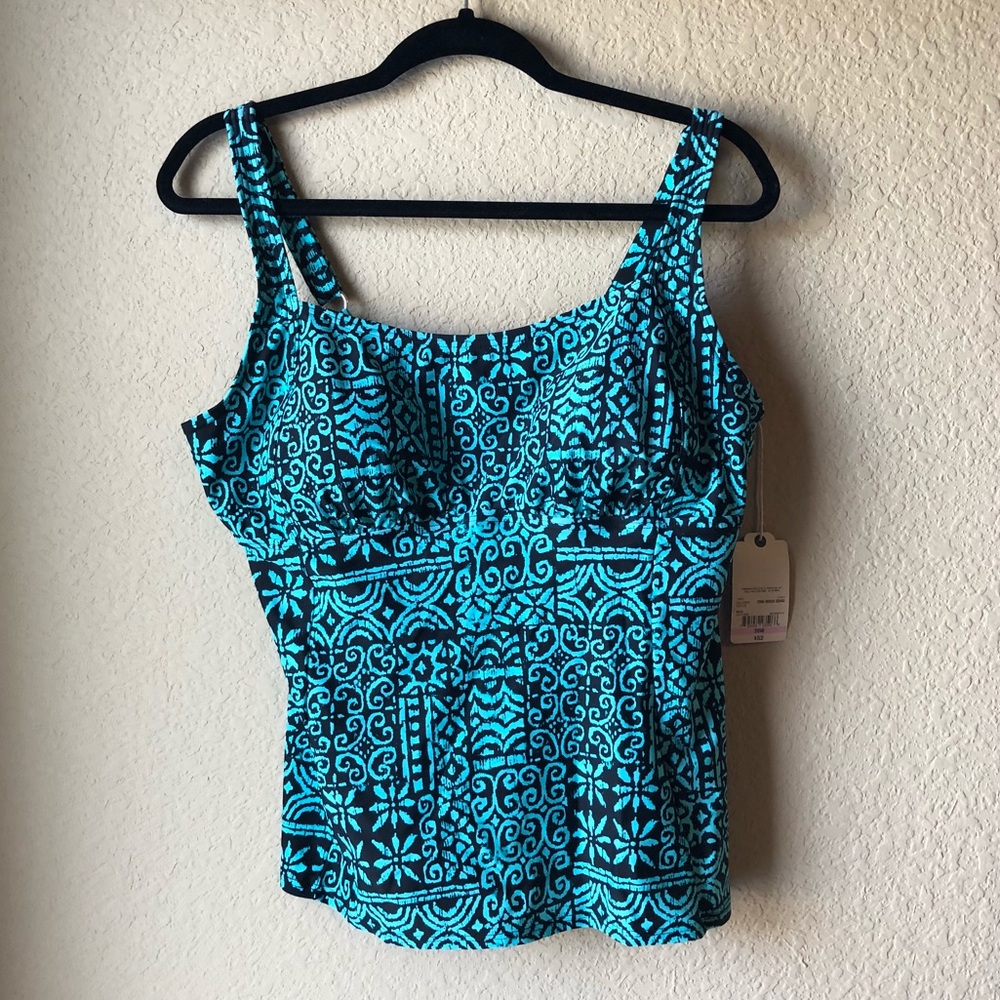 Woman’s swim tank. 20W